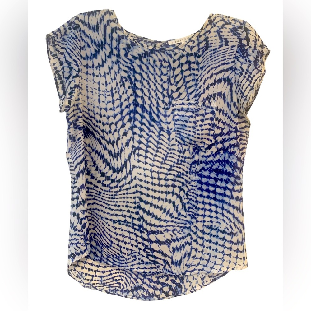 Violet & Claire Blouse Blue White Cap Sleeve Round Neck Pullover Women’s Size M